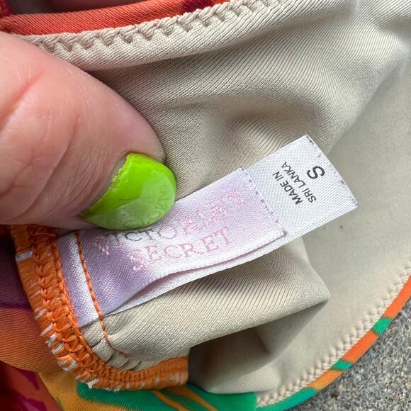 Victoria's Secret Y2K tropical print halter bikini top SMALL - Picture 3 of 3